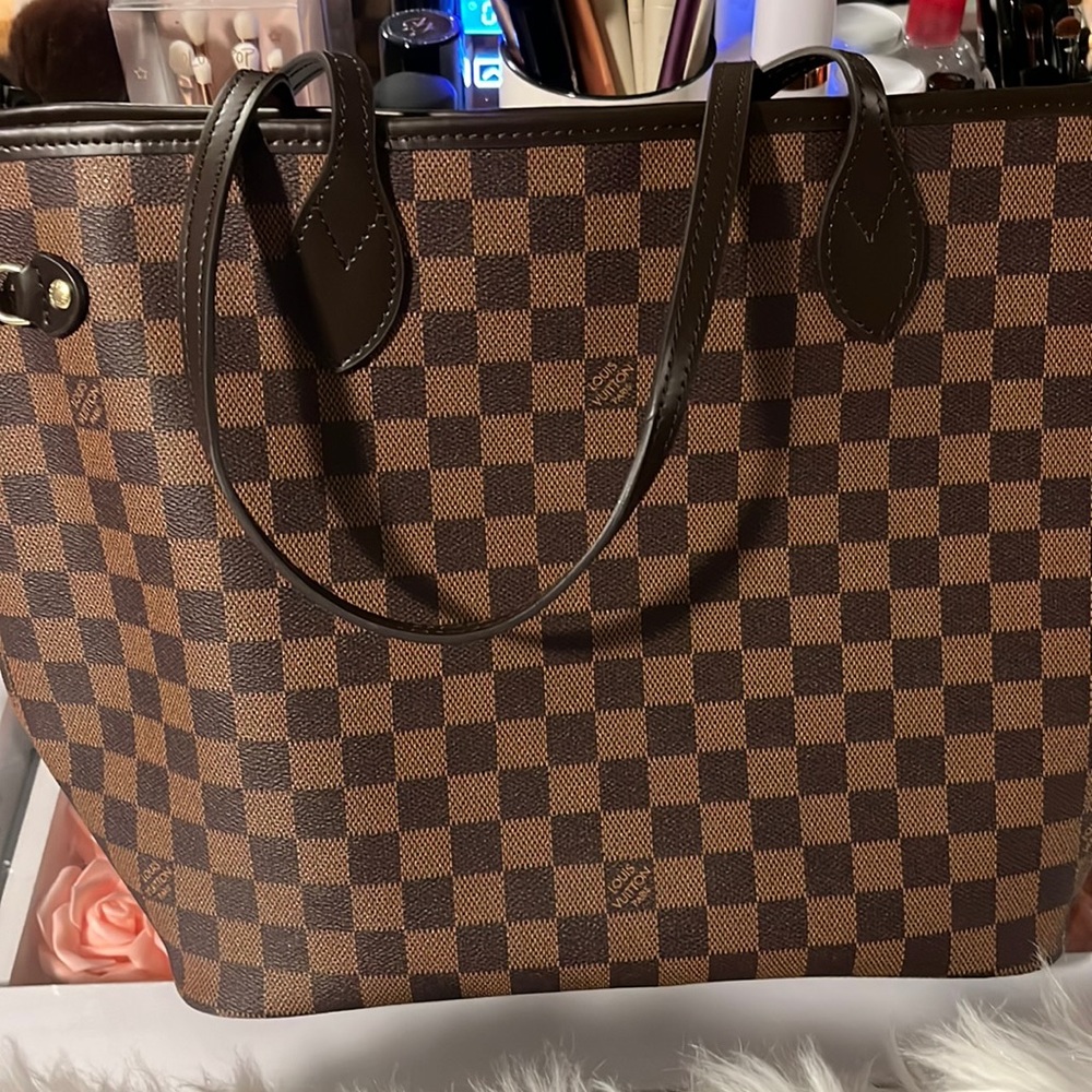 Louis Vuitton never full